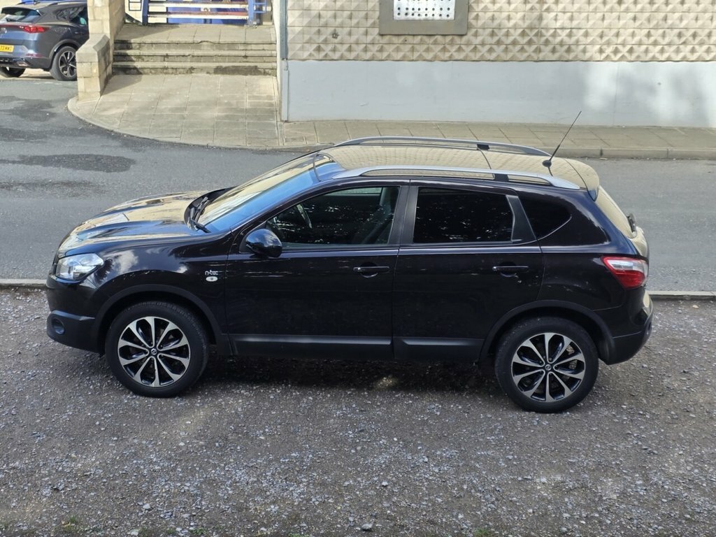 Nissan Qashqai Acenta Red #95