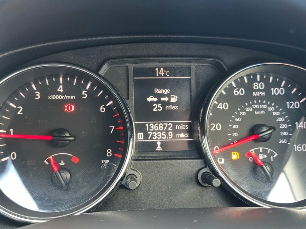 Nissan Qashqai Acenta Red #48