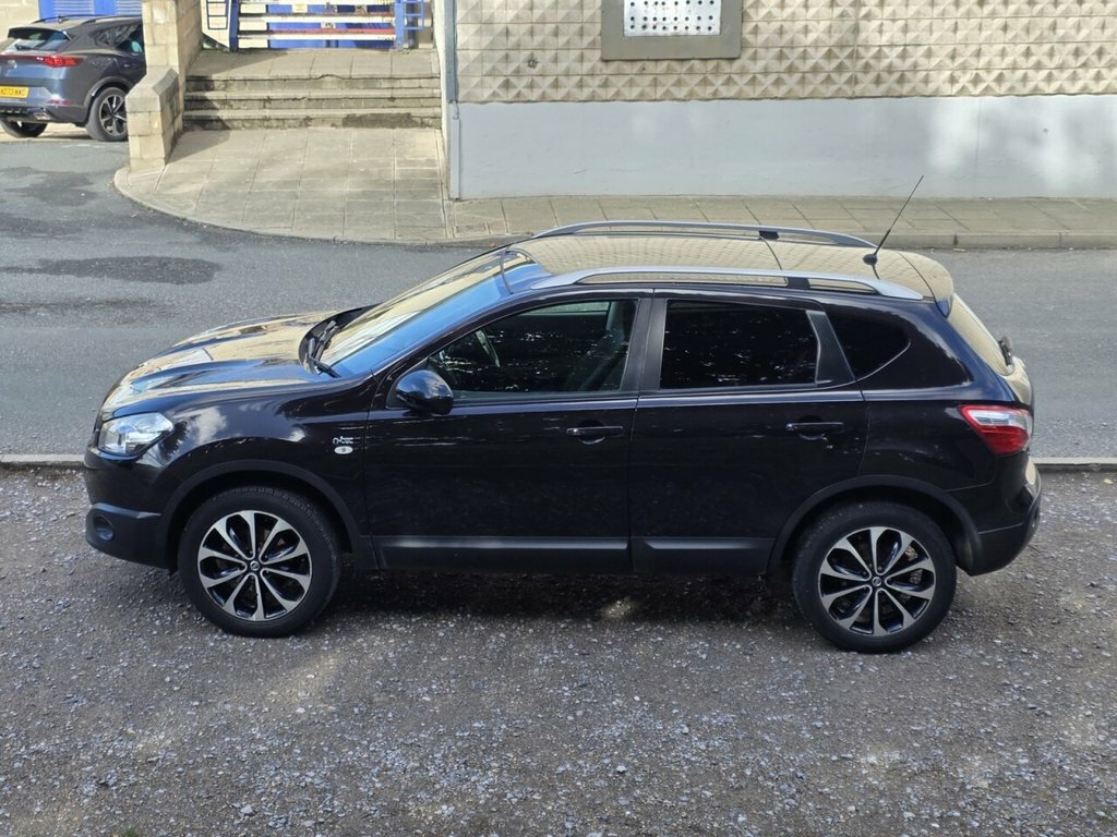 Nissan Qashqai Acenta Red #56