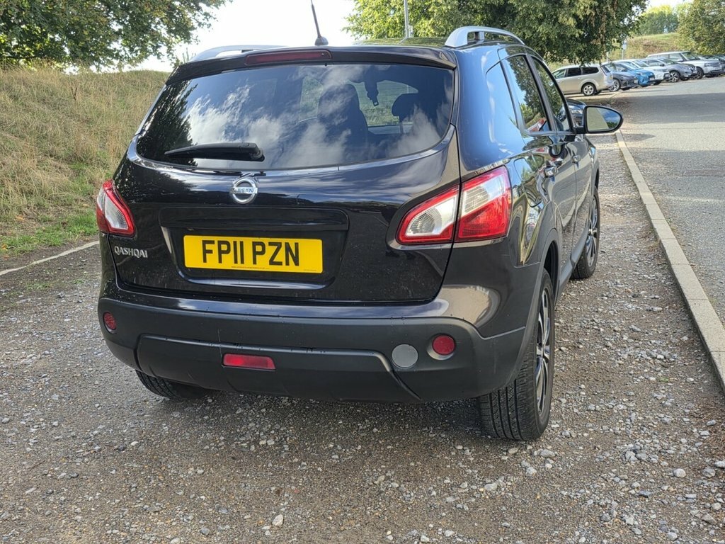 Nissan Qashqai Acenta Red #63