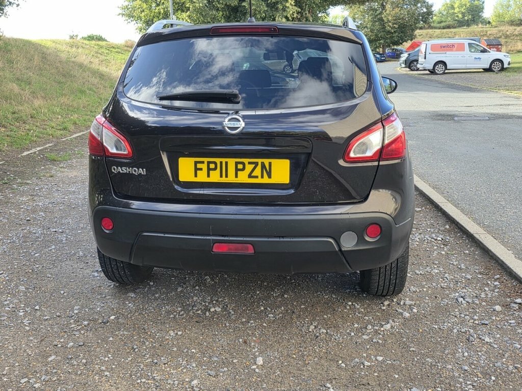 Nissan Qashqai Acenta Red #94