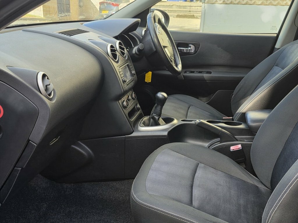 Nissan Qashqai Acenta Red #79