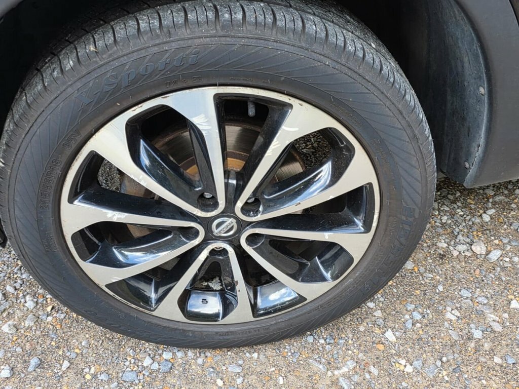 Nissan Qashqai Acenta Red #24