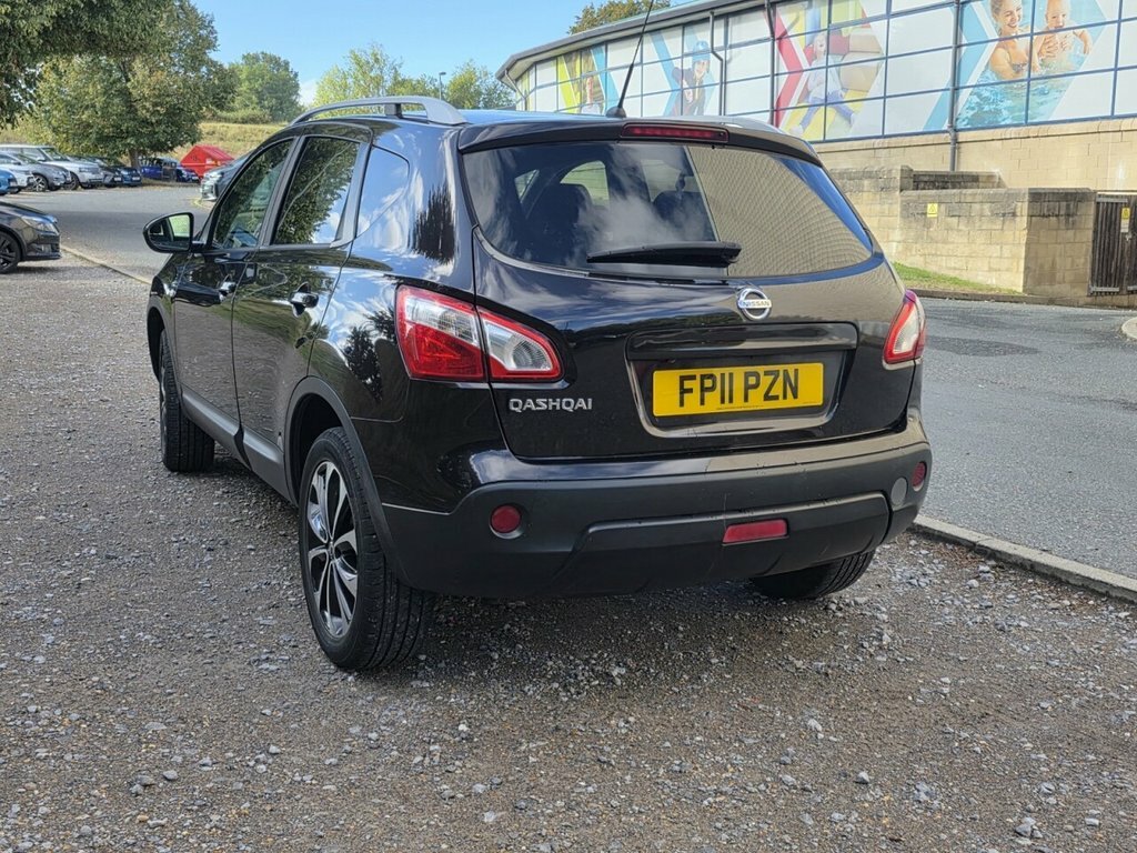 Nissan Qashqai Acenta Red #60