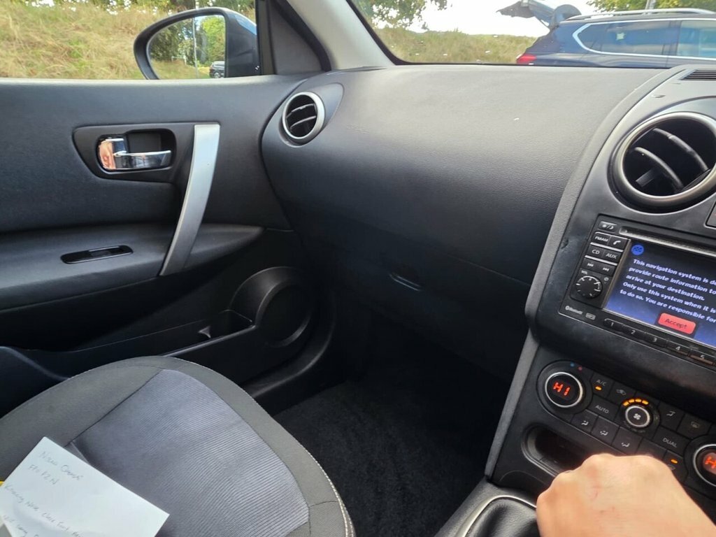 Nissan Qashqai Acenta Red #47