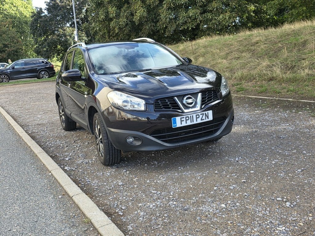Nissan Qashqai Acenta Red #102