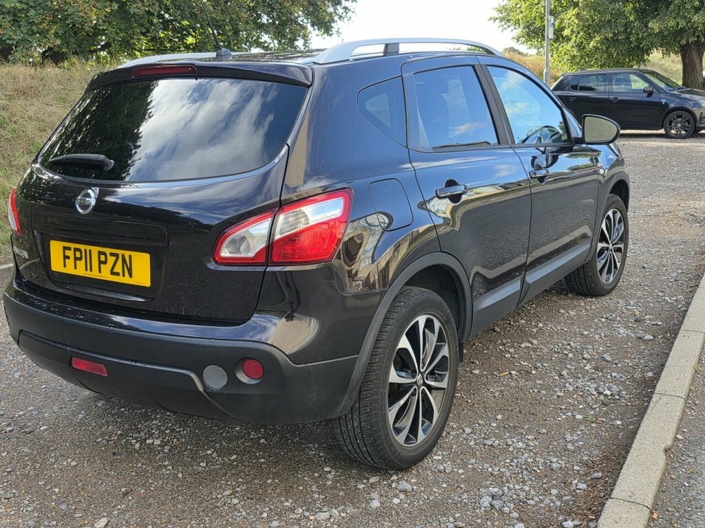 Nissan Qashqai Acenta Red #67