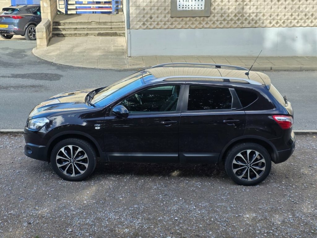 Nissan Qashqai Acenta Red #18