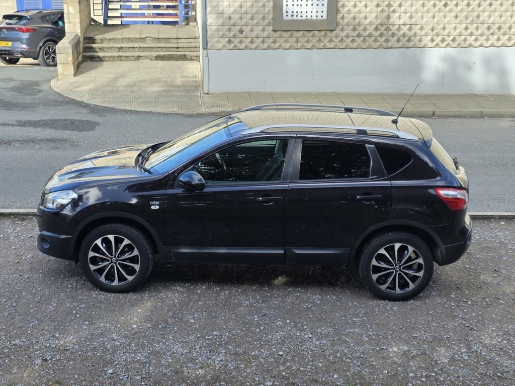 Nissan Qashqai Acenta Red #62