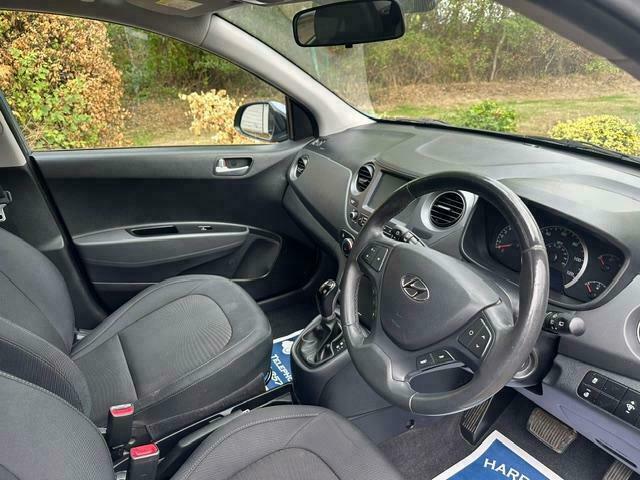 Hyundai I10 1.2 Premium White #10