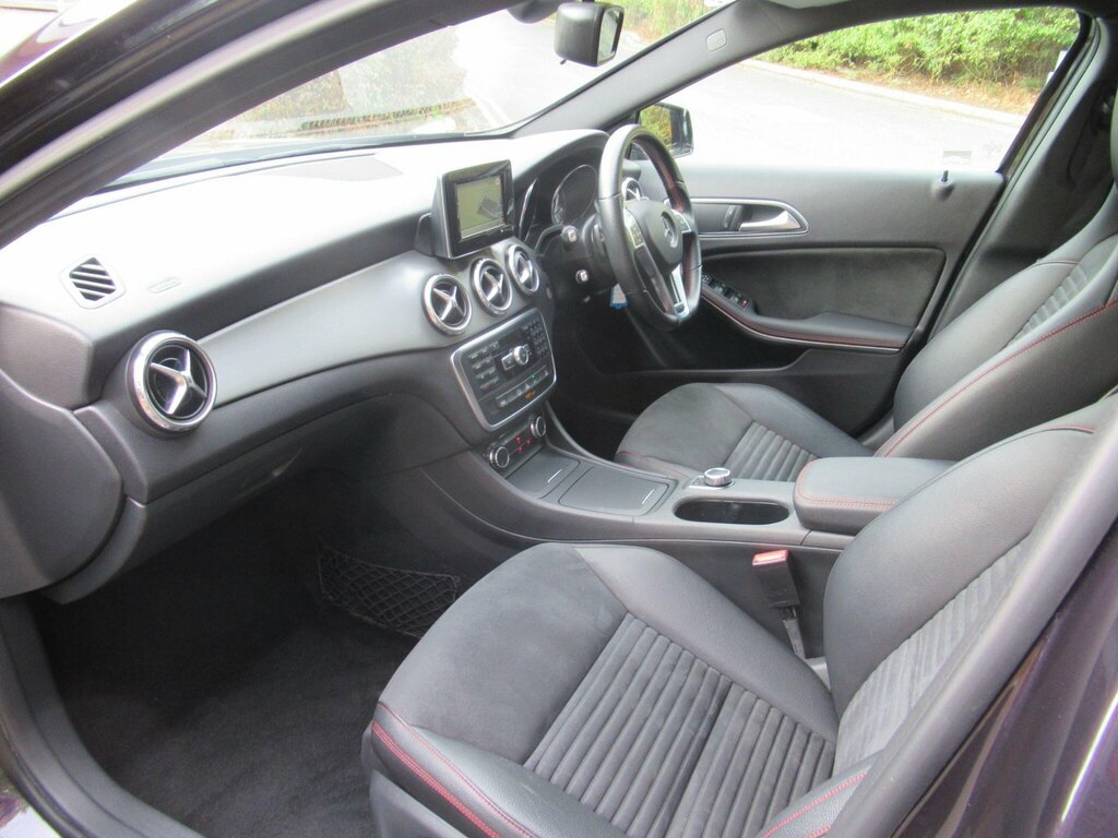 Mercedes-Benz GLA Class 200 Se Executive Cdi #14