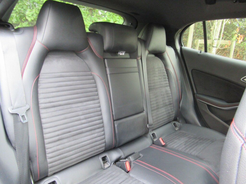 Mercedes-Benz GLA Class 200 Se Executive Cdi #13