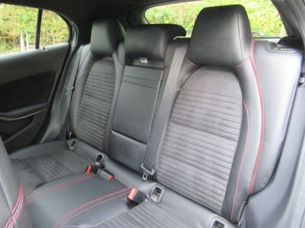 Mercedes-Benz GLA Class 200 Se Executive Cdi #17