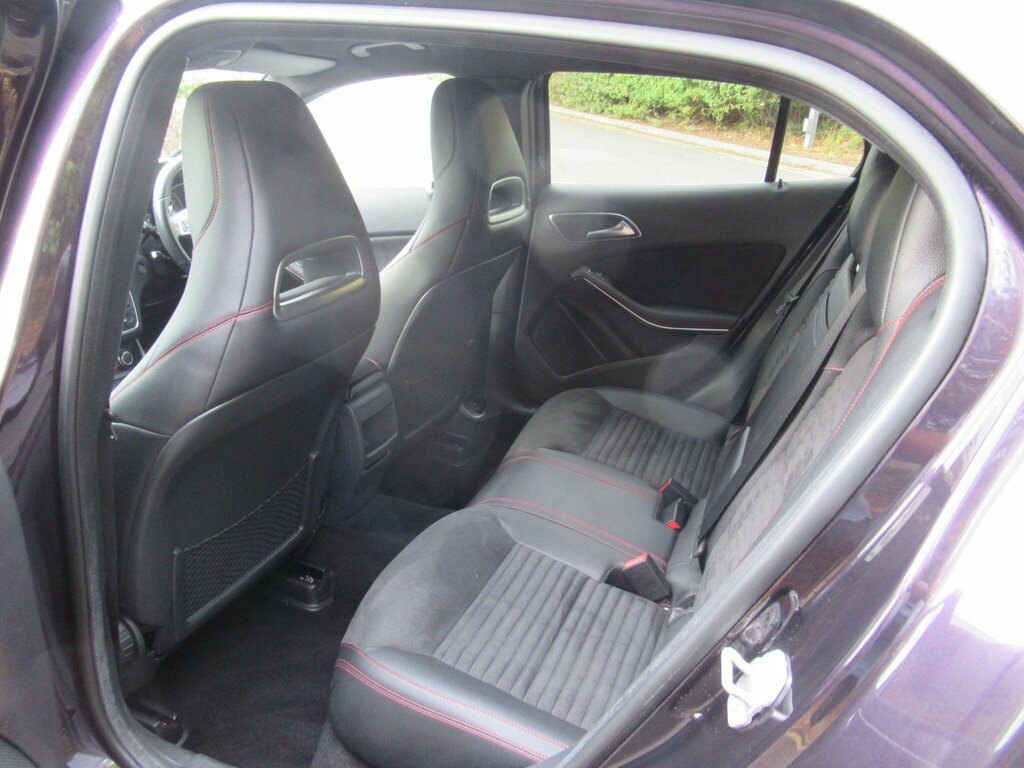 Mercedes-Benz GLA Class 200 Se Executive Cdi #16