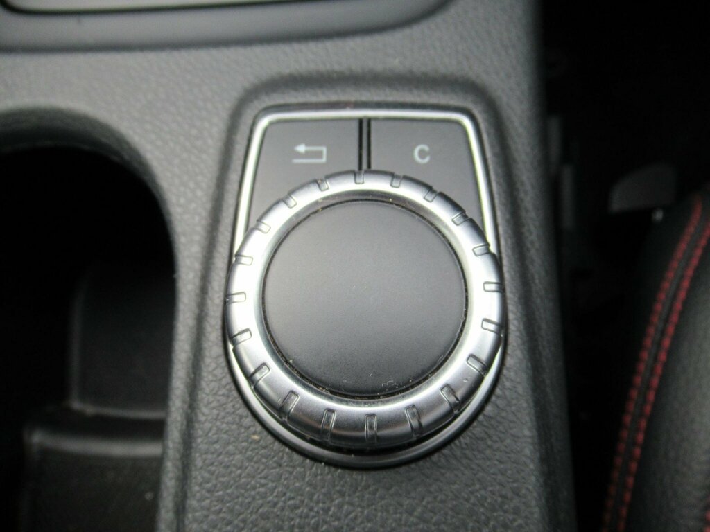 Mercedes-Benz GLA Class 200 Se Executive Cdi #25