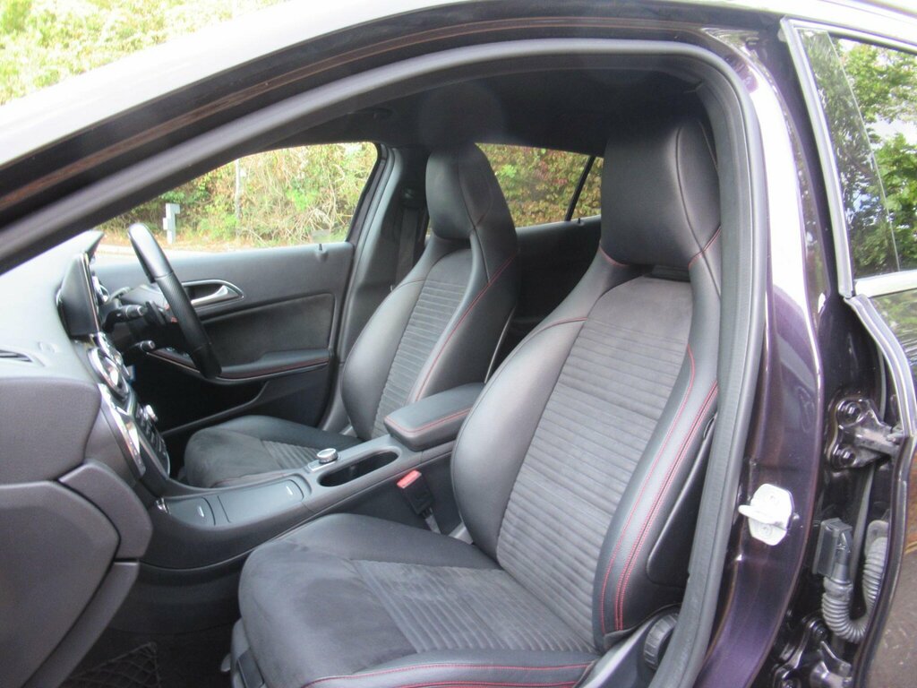Mercedes-Benz GLA Class 200 Se Executive Cdi #15