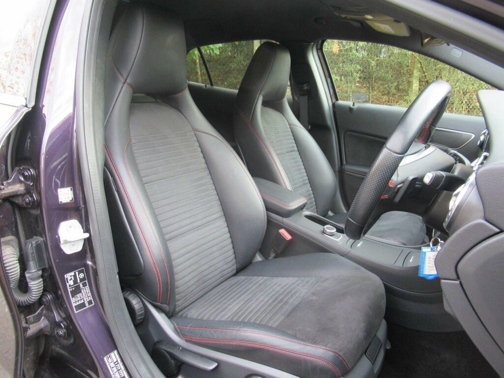 Mercedes-Benz GLA Class 200 Se Executive Cdi #10