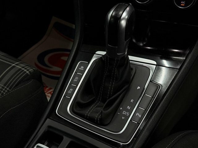 Volkswagen Golf Gte Black #12