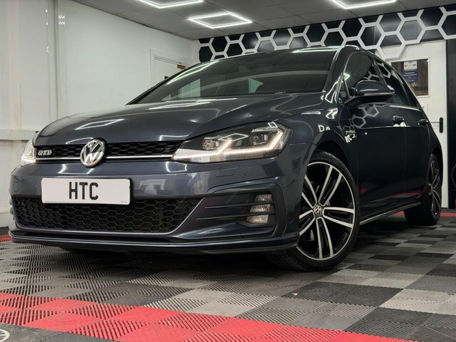 Volkswagen Golf Gte Black #7