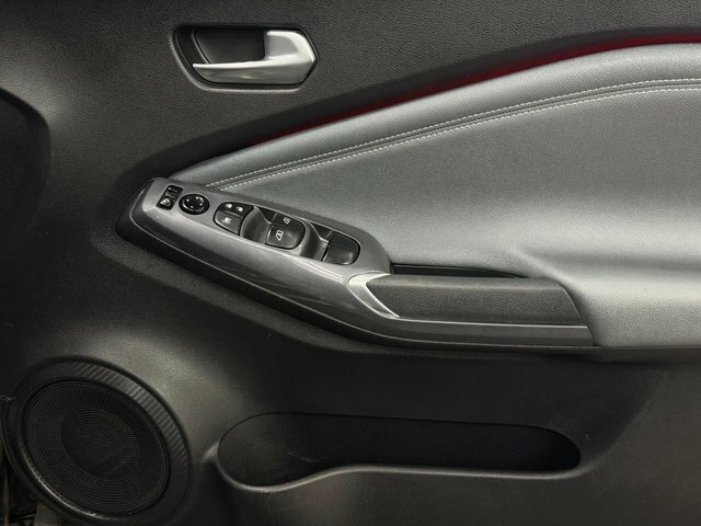 Nissan Juke Hatchback #19