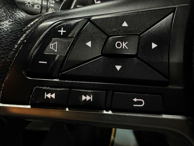 Nissan Juke Hatchback #16