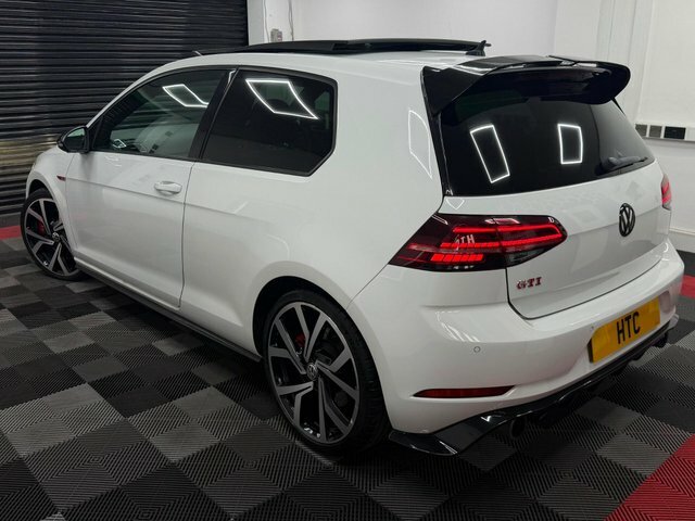 Volkswagen Golf Tsi Gti Performance Dsg FG67DGY White #4