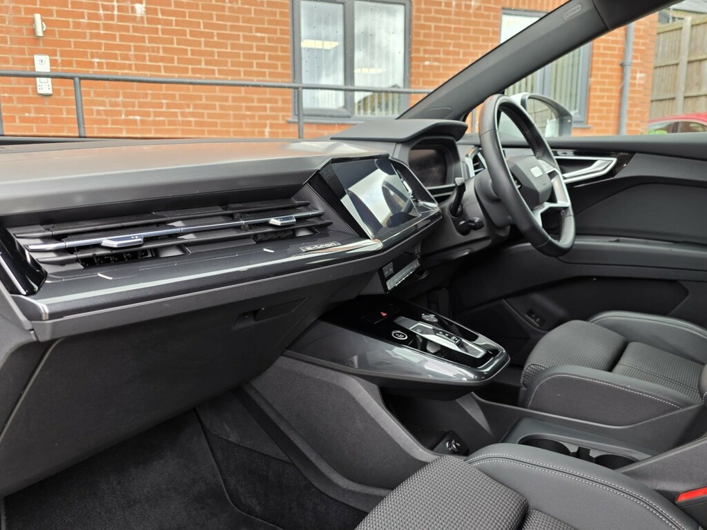 Audi Q4 E Tron Suv NA23OKK White #3