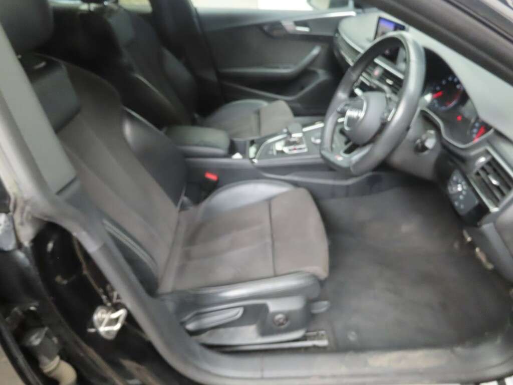 Audi A5 2.0 Tfsi 35 Black Edition Black #4
