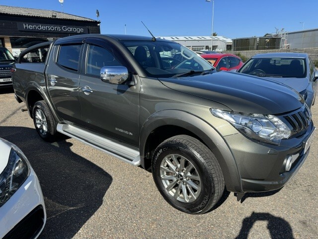 Mitsubishi L200 2.4 Di-d Dc Barbarian Green