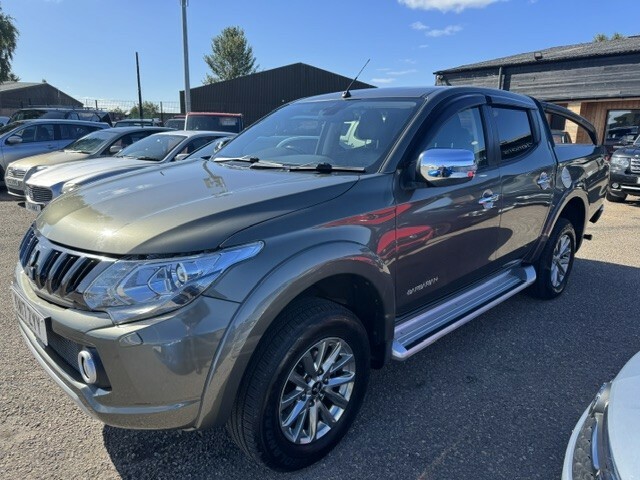 Mitsubishi L200 2.4 Di-d Dc Barbarian Green #5