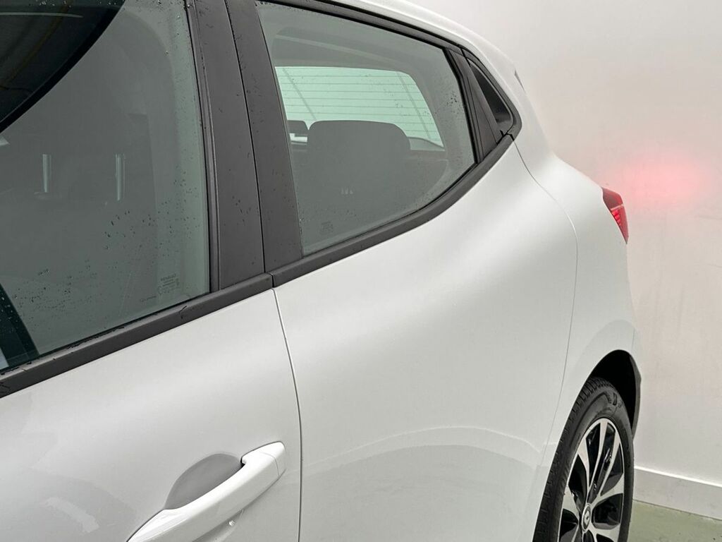 Renault Clio 1.0 Tce 90 Iconic Edition HJ72UPV White #2