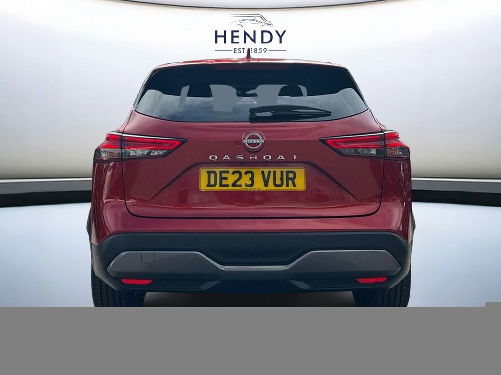Nissan Qashqai 1.3 Dig-t Mh N-connecta Red