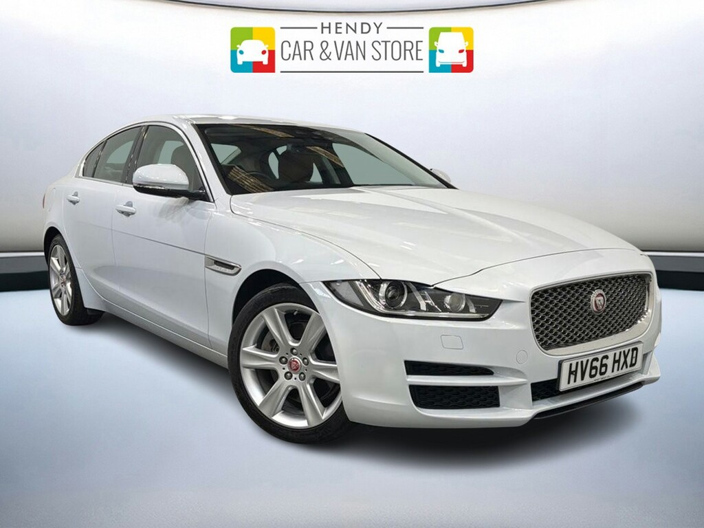 Jaguar XE 2.0 240 Portfolio White
