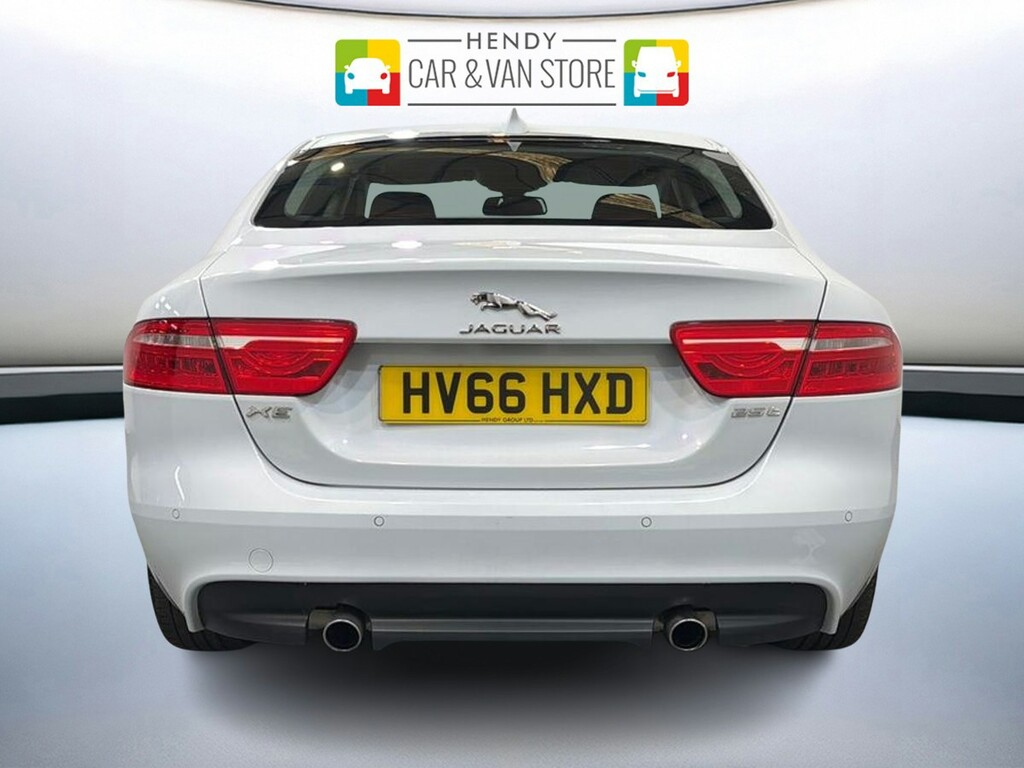 Jaguar XE 2.0 240 Portfolio White #5