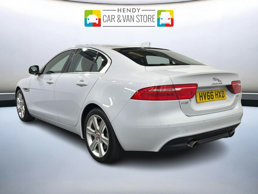 Jaguar XE 2.0 240 Portfolio White #6