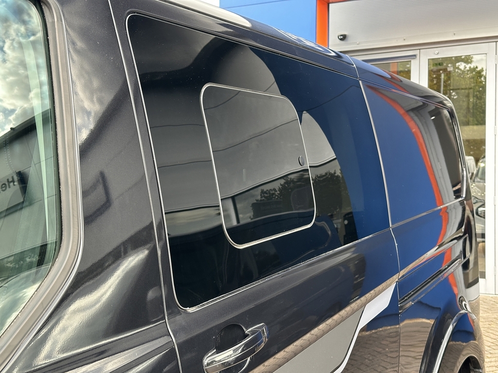 Ford Transit Custom 2.0 Ecoblue 185Ps Low Roof Dcab Limited Van GV71SWX Black #3