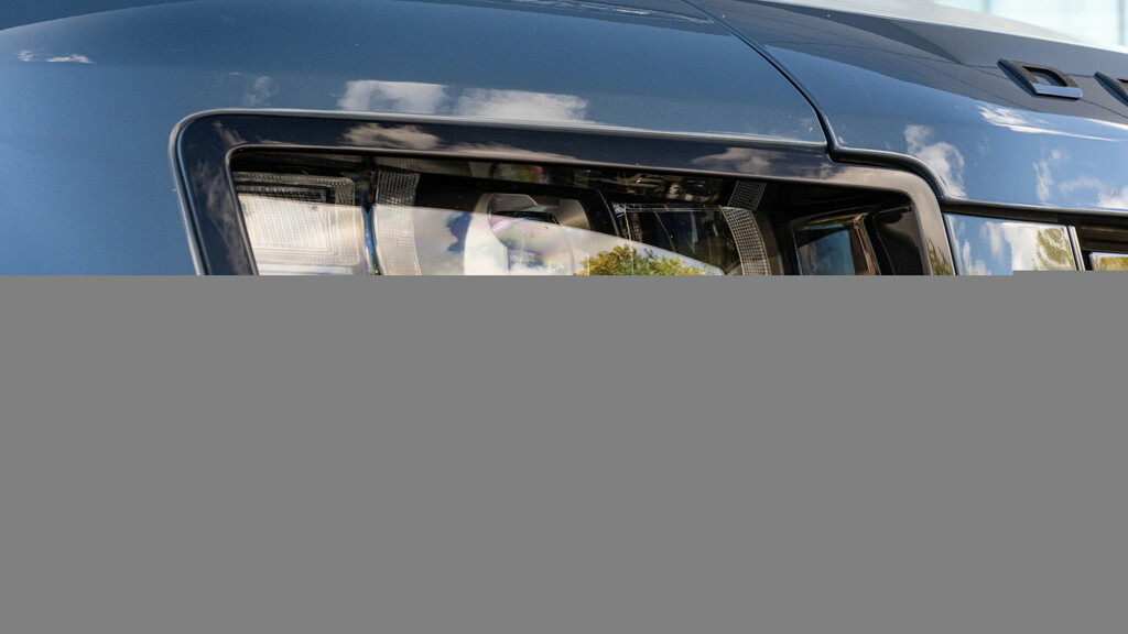 Land Rover Defender 90 3.0 D250 X-dynamic Se 90 Blue #5