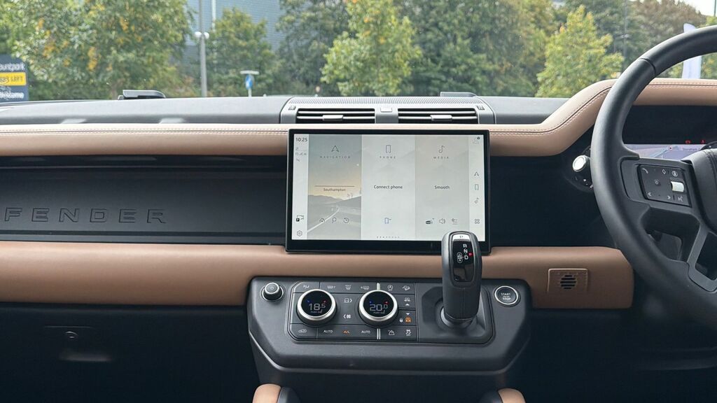 Land Rover Defender 90 3.0 D250 X-dynamic Hse 90  #4