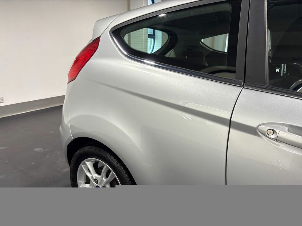Ford Fiesta  Black #5