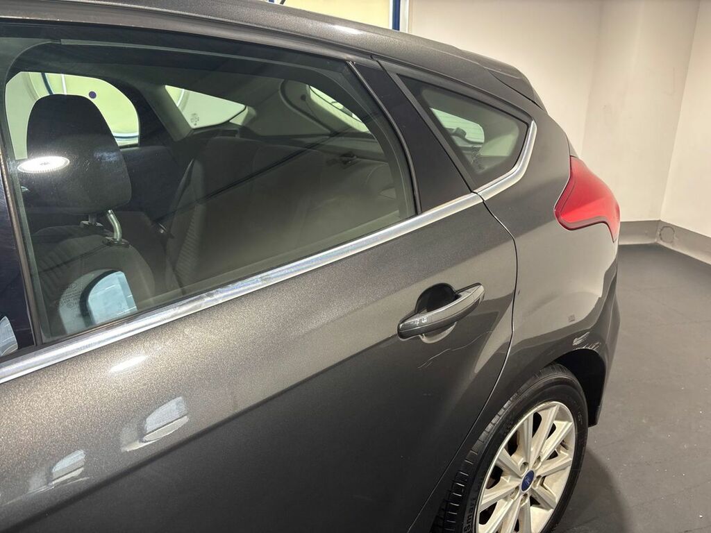 Ford Focus 1.0 Ecoboost 125 Zetec 2016 Grey #10