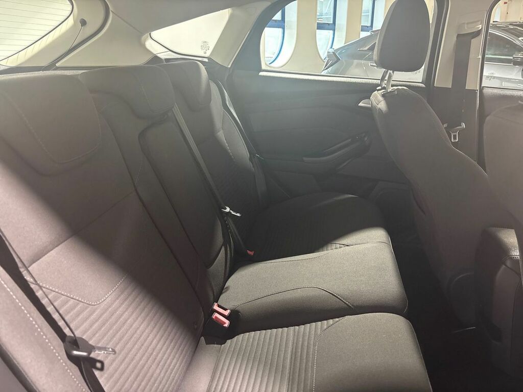 Ford Focus 1.0 Ecoboost 125 Zetec 2016 Grey #19
