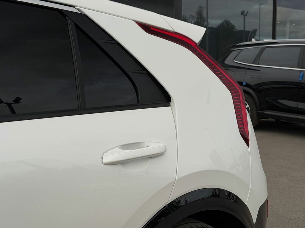 Kia e-Niro 150Kw 3 65Kwh White #3