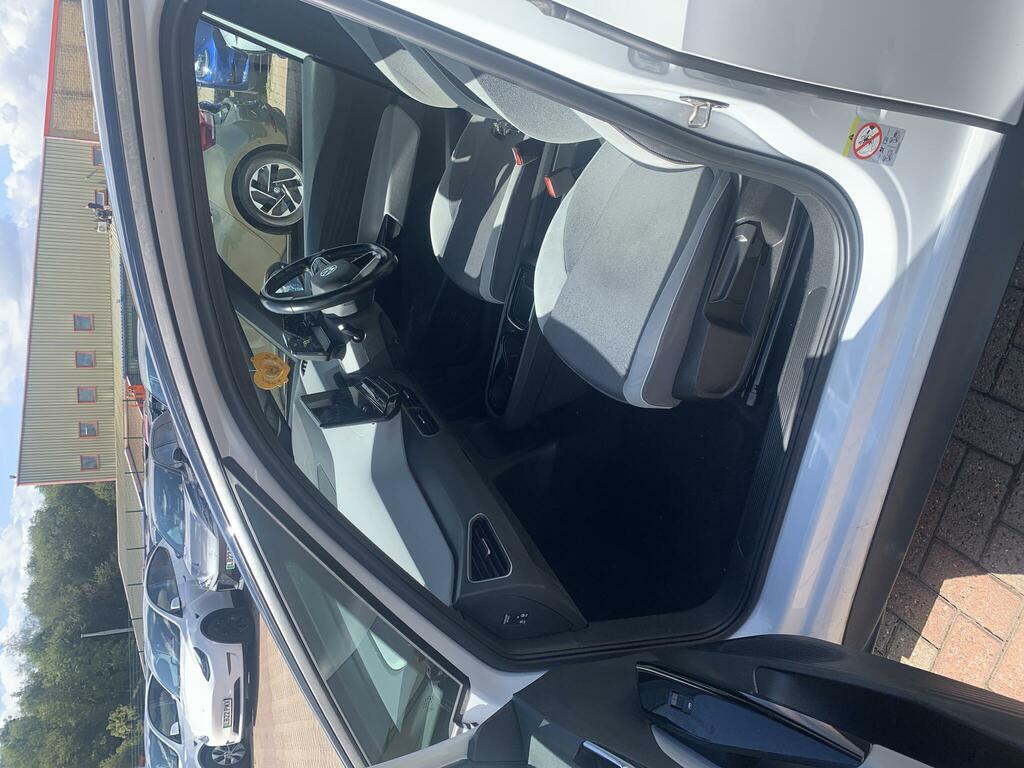 Volkswagen ID.3 Pro Performance 58Kwh Family White #5