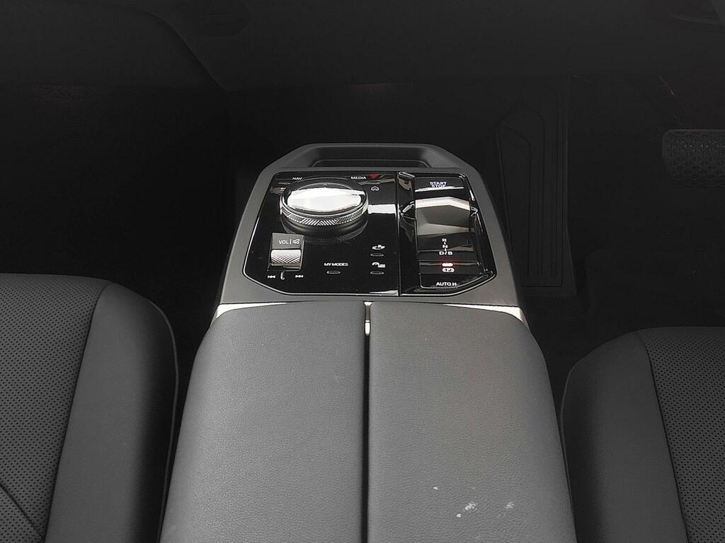 BMW iX 40 76.6Kwh M Sport Xdrive 11Kw Charger  #3