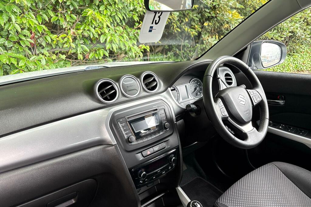 Suzuki Vitara Vitara 1.6 Sz4 Euro 6 Ss 1868 Suzuki White #4