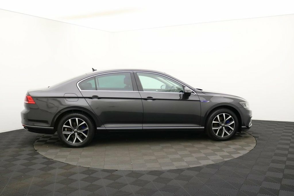Volkswagen Passat 1.4L Gte Grey #2