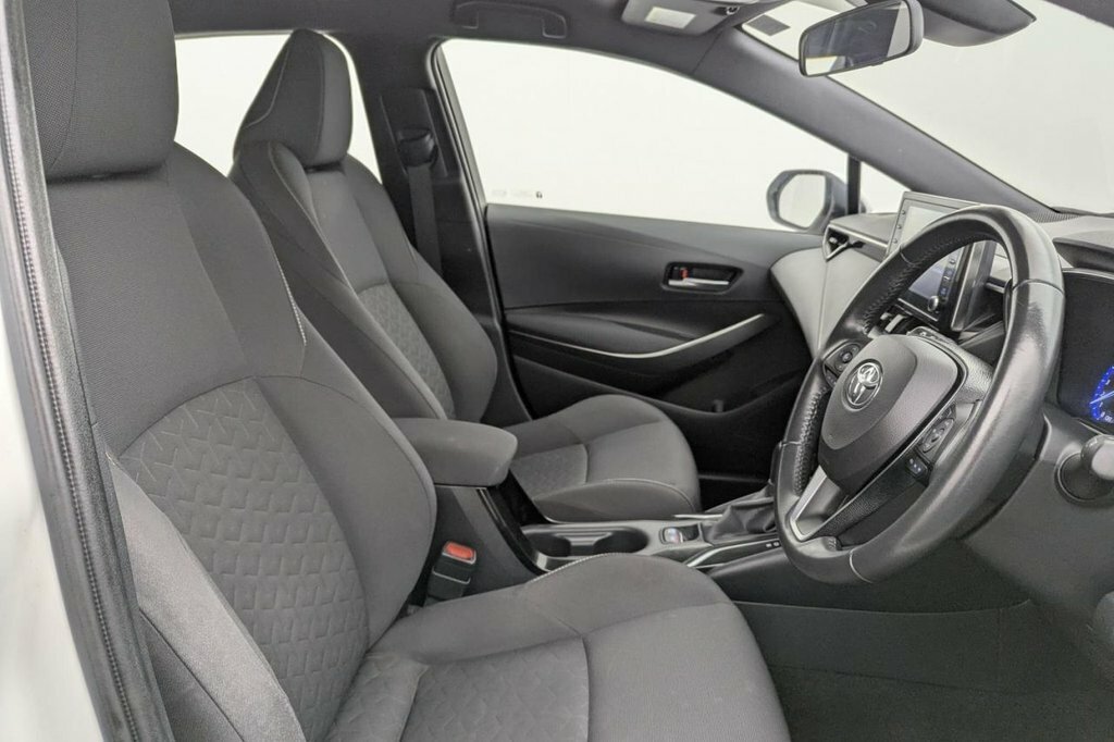 Toyota Corolla 1.8L Icon White #3