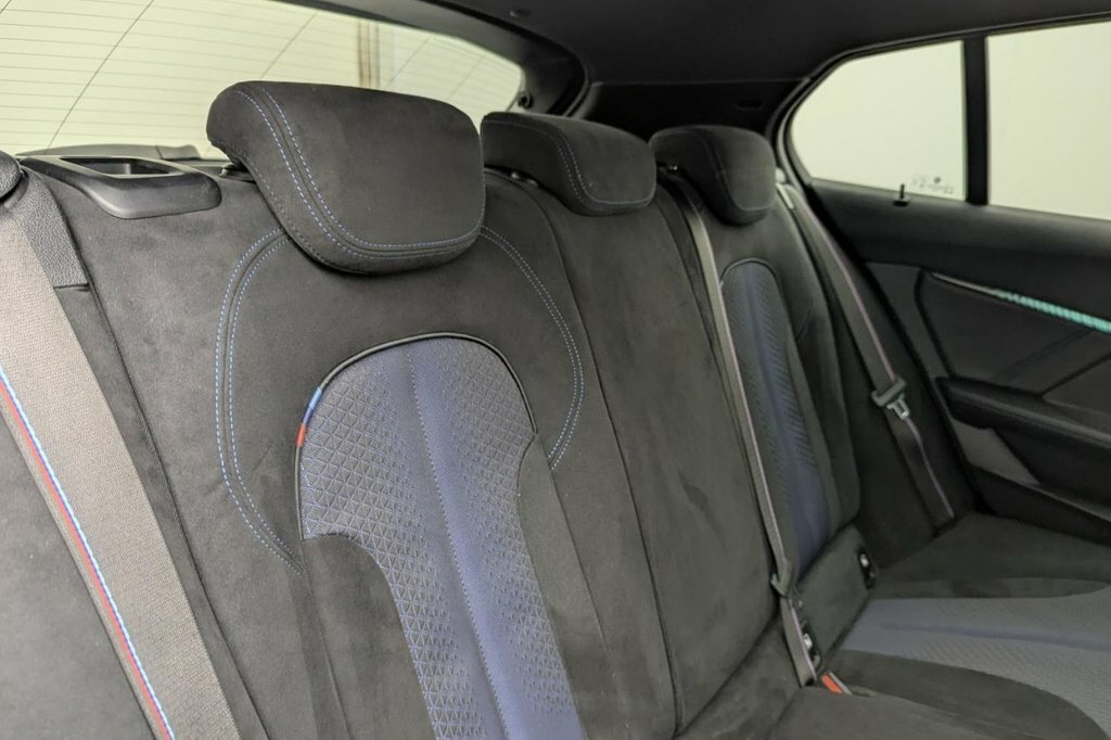 BMW 1 Series Se Black #31