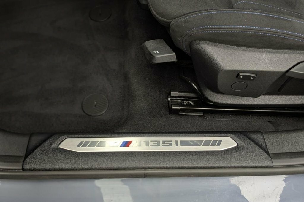 BMW 1 Series Se Black #45