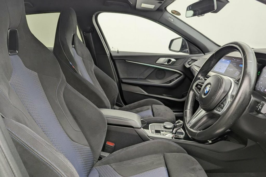 BMW 1 Series Se Black #3